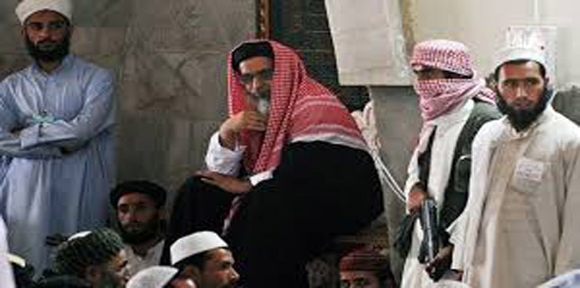 Police warn Deobandi takfiri cleric Abdul Aziz to stay away from Lal Masjid