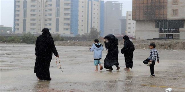 Many dead due to flood in Saudi Arabia while hundreds rescued