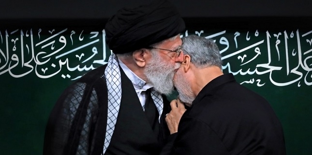 Ayatollah Khamenei awards Iran's highest military order to General Soleimani