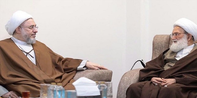 Auatollah Sheikh Isa Qassim meets Ayatollah Araki in Qom