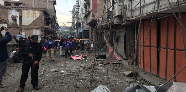 Car bomb blast injures 6 and damages many stores in Peshawar