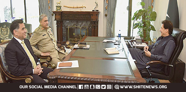 Army Chief and DG ISI meet Prime Minister Imran