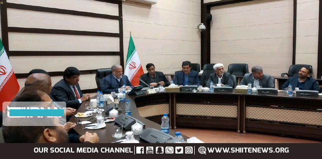 Pakistani officials visit Iran