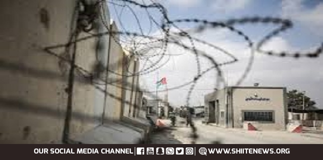 Israel closes border crossings with West Bank, Gaza