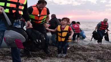 Thousands Syrian