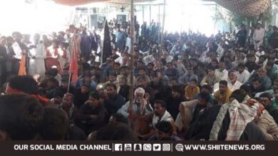 Shia Muslims in Khairpur reach police stations to offer arrest