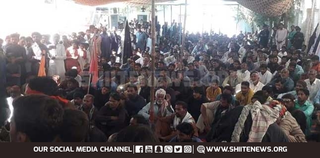 Shia Muslims in Khairpur reach police stations to offer arrest due to FIRs