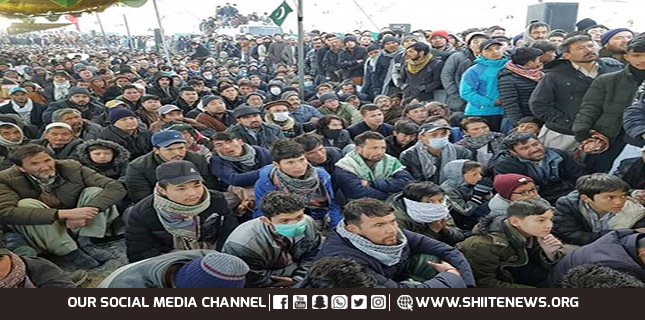 Sit in along with coffins of martyred Hazara Shia coalminers enter 5th day