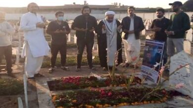 Allama Sadiq Jafari pays homage to Martyr Muzaffar Kirmani