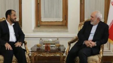 Zarif calls for end of Yemen siege in meeting with chief Ansarullah negotiator