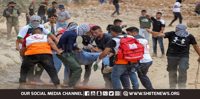 Israeli forces shoot dead Palestinian man, injure dozens in West Bank clashes