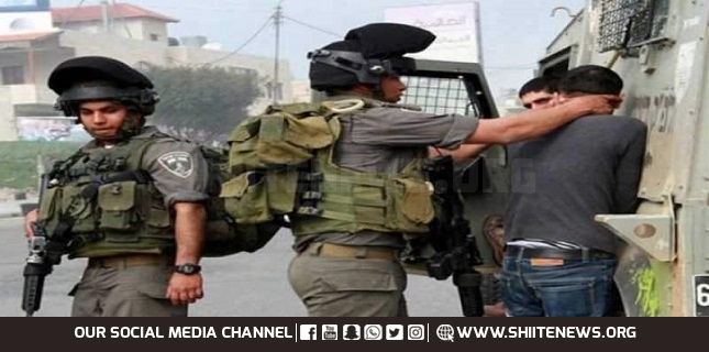 Zionist forces detain three Palestinians in Al-Quds