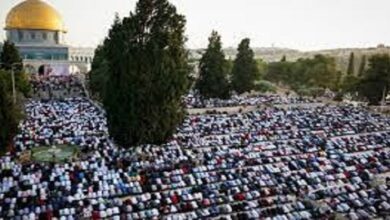 Thousands offer Friday prayer at Aqsa Mosque