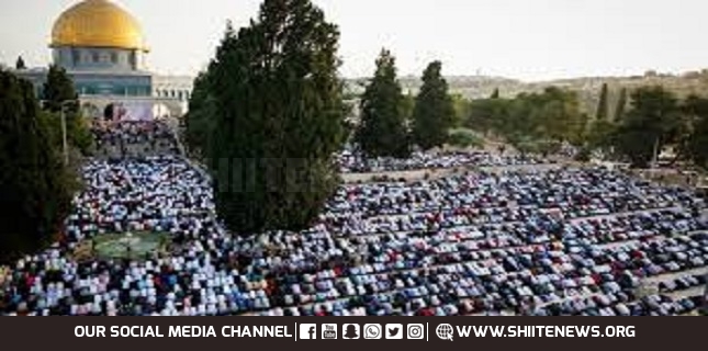 Thousands offer Friday prayer at Aqsa Mosque