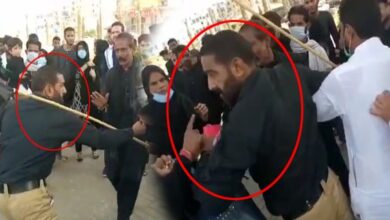 Police misbehave with women mourners during Arbaeen in Karachi