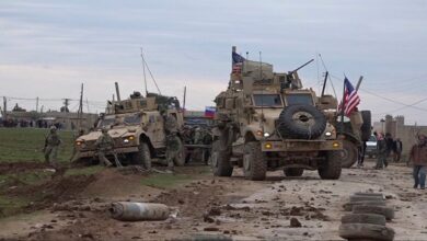 Syrian people block US convoy near Qamishli