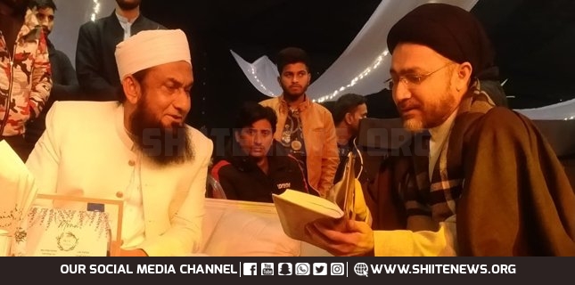 Allama Shahanshah Naqvi meets Maulana Tariq Jameel in a wedding ceremony