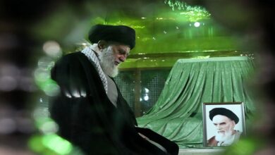 Ayatollah Khamenei pays tribute to Imam Khomeini on anniv of Islamic Rev.