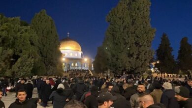 Thousands of Palestinians perform Fajr prayer at Aqsa Mosque