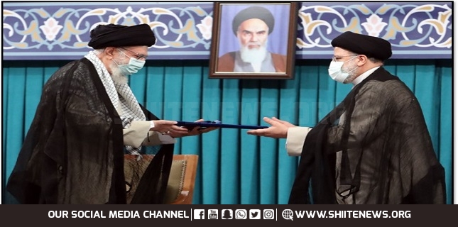 Ayatollah Khamenei Hails Performance of President Raisi’s Gov’t