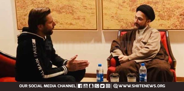 Famous cricketer Shahid Afridi meets with Allama Shahenshah Naqvi