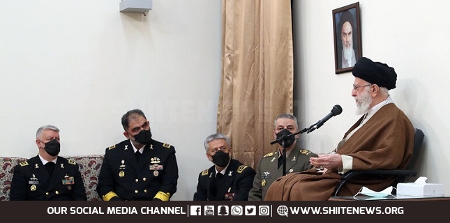 Ayatollah Khamenei receives Iran Navy commanders, officials