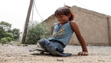 Mine blast injures 12 Yemeni people, including 9 children