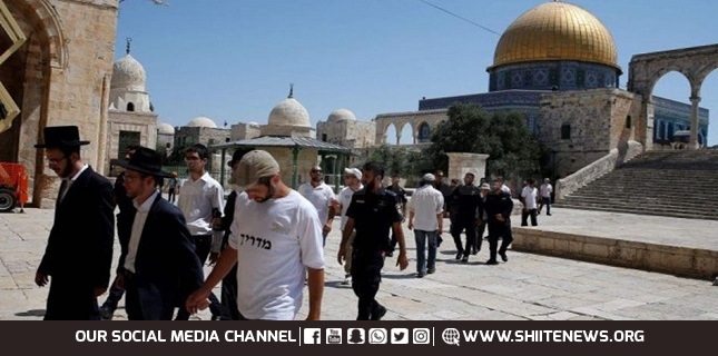 Over 100 extremist Jewish settlers defile Aqsa Mosque