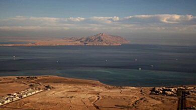 Egypt holds up deal to give Red Sea islands to Saudi Arabia