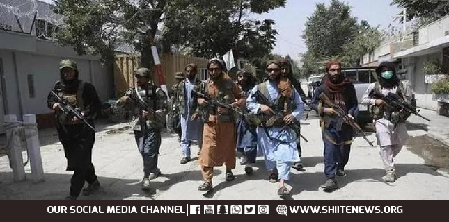 Two martyred as militants seize CTD facility in Bannu (Video)