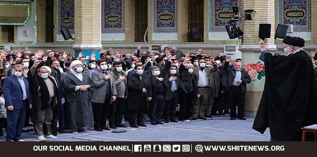 Ayatollah Khamenei receives a group of eulogists for a meeting