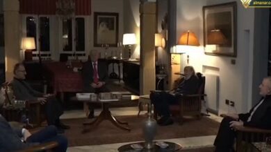 Hezbollah Delegation Visits Jumblatt, Says US Blockade on Lebanon Systematic