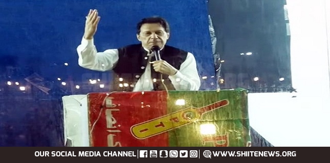 Imran presents PTI’s roadmap to economic prosperity at Lahore rally