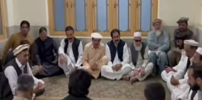 Ahle-Sunnah leaders arrive main Imambargah Parachinar to condolence Teri Mangal tragedy