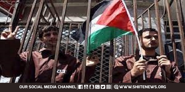 1,000 Palestinian prisoners go on hunger strike in Israeli prisons