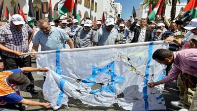 Moroccans burn Israeli flag to reject ties normalization