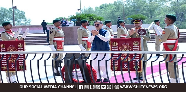 COAS, PM, president pay tribute to Defence Day martyrs