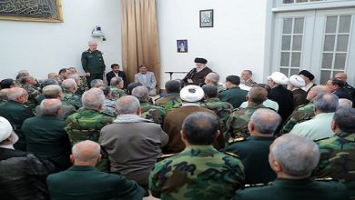 Ayatollah Khamenei receives commanders of armed forces