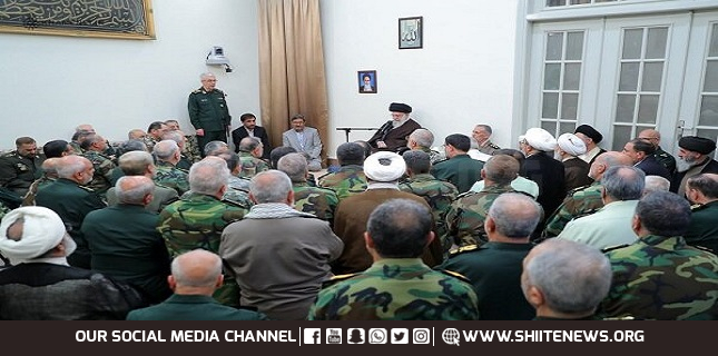 Ayatollah Khamenei receives commanders of armed forces