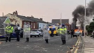 UK govt vows clampdown after clashes outside mosque over deadly Southport stabbing