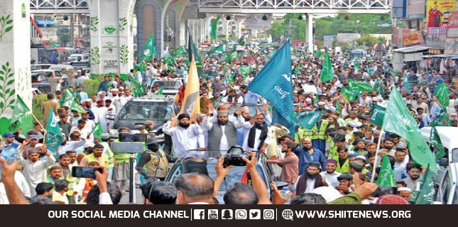 Public protest over Tariq Masood's insolence, protesters demand immediate arrest