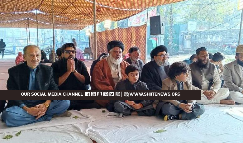 Ahle Sunnat leaders participate in a Protest in favor of oppressed people of Parachinar