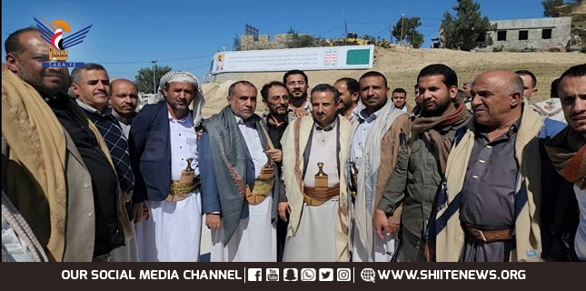 Presidential Office's & Transportation & Works Ministry's Leaders visit martyr leader shrine in Sa'ada