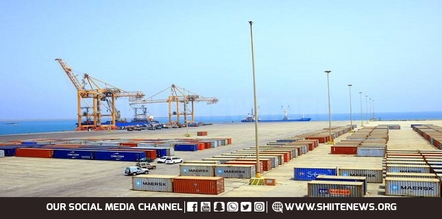 Israel strikes Hodeidah port, threatens naval, air blockade