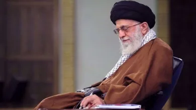 Ayatollah Khamenei offers condolences to Ayatollah Sistani over passing of his wife