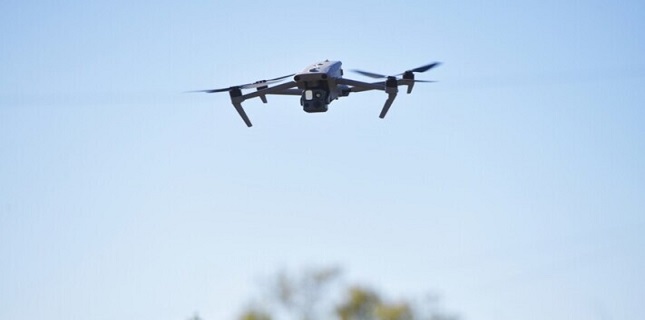 Israeli War Jets Launch Series of Air Raids on Barrens in South Lebanon