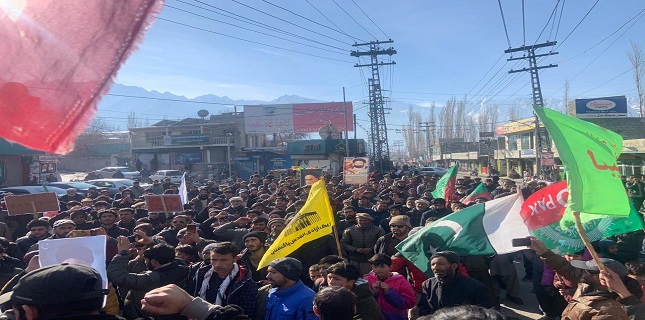 Massive Protest March Support Supreme Leader in Skardu After Friday Prayers