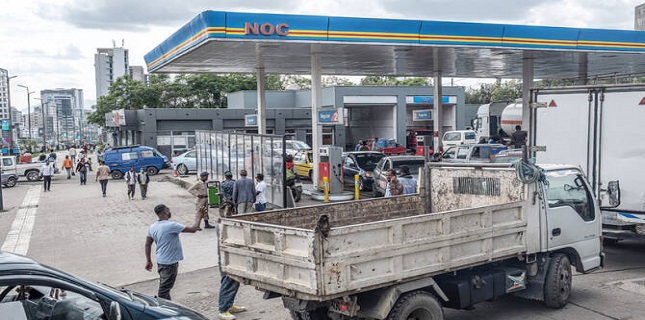 Ethiopians sleep in cars for hours in petrol queues