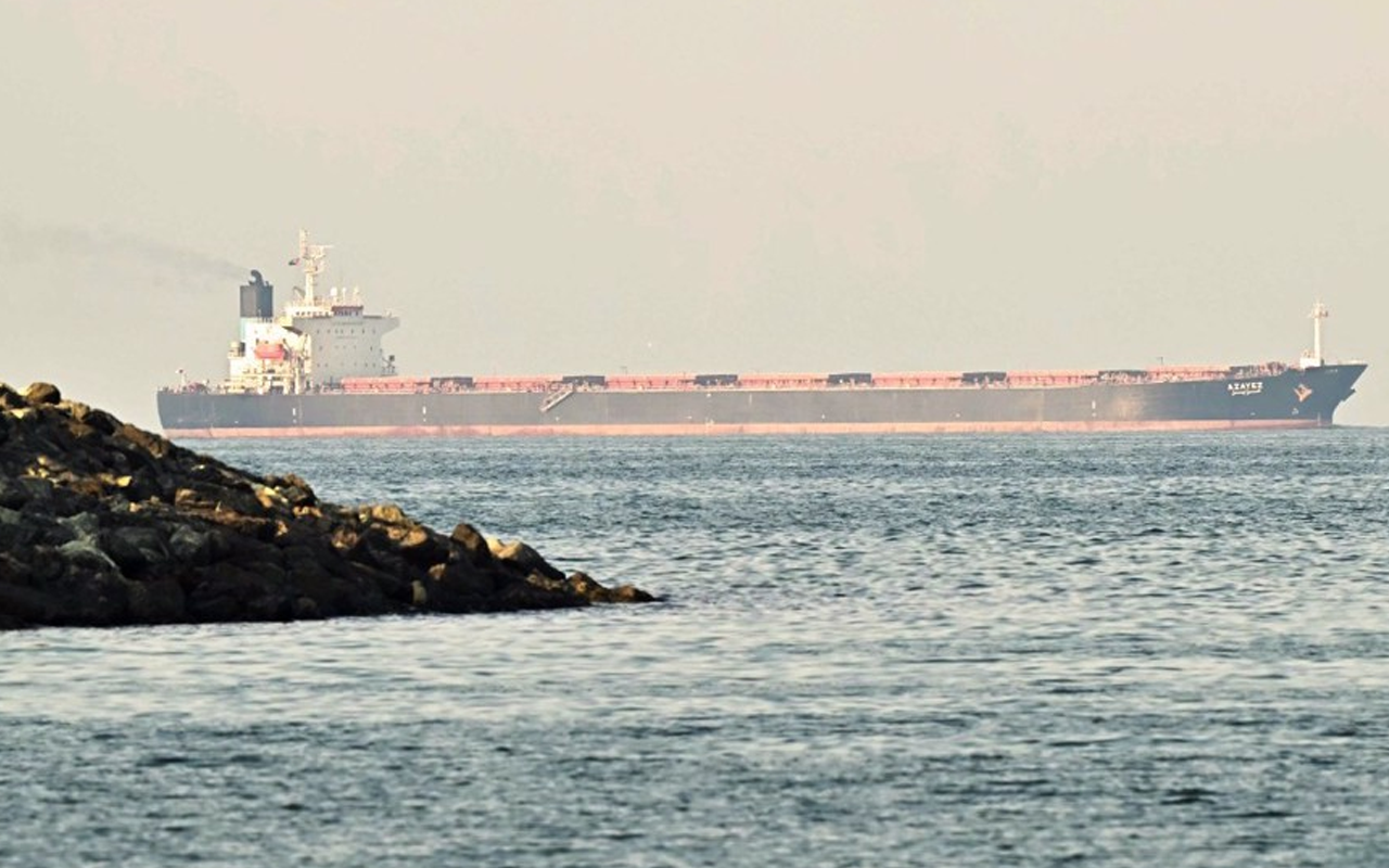 Iran Reopens Strait of Hormuz After Lebanon Ceasefire