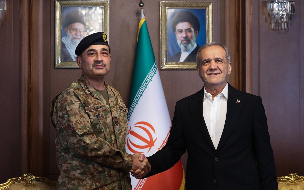 Pezeshkian Praises Pakistan’s Role in Ending War